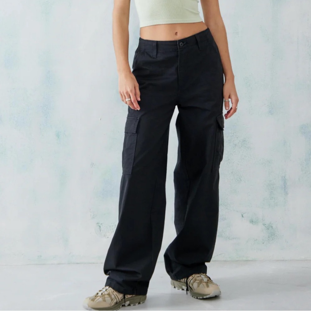 Levi’s Premium Baggy Cargo pants - Picture 3 of 13